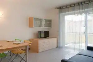 Arma Karma - 150 from the beach Apartments, Arma di Taggia