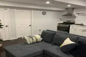 *Cozy, newly renovated, fully equipped* Apartments, Hamilton