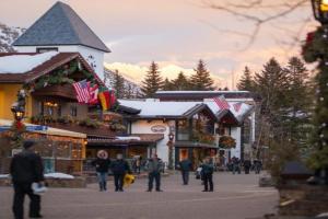 Vail Village 5 Bedroom With Private Hot Tub - Plaza Lodge, Vail