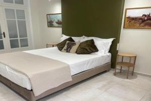Eclectic Apartment near Downtown, Heraklio Town