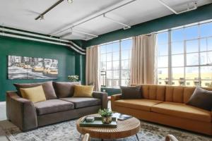 NYC Styled Loft In DTLA, sleeps 4 with Free Parking! Apartments, Los Angeles