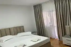 Hotel Anor, Golem