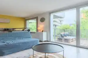 Apartment near metro with parking & balconies, Lille