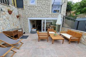 Villa Kamicić, Baska