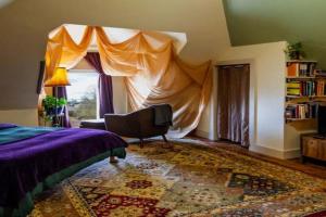 Centrally Located With Lake Views Apartments, Burlington