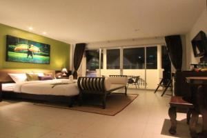 Sleep Easy Hostel, Kata