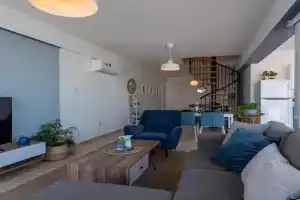 Chloris 3- Bedroom Apartment W/Pool in Larnaca, Larnaka