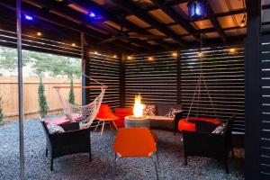 Stunning 3rd St Retreat 4-Min Walk to 6th St Guest house, Austin