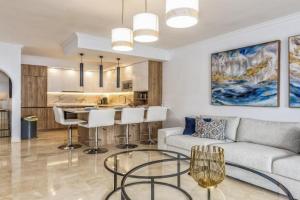 ViVi Homes - Rio Pool, Terrace, Golf & Sea View Apartments, Fuengirola