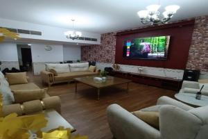 شقة كبيرة وفخمة large and luxury two bedroom, Ajman City