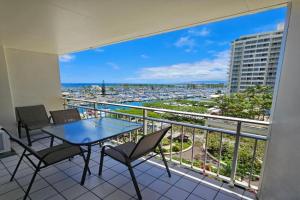 Ilikai Hotel Condo with Kitchen and Ocean View, Honolulu