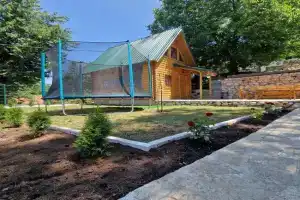 Brvnara RIĆKI Guest house, Cetinje