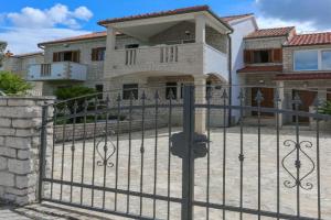 Apartment Lucija, Supetar