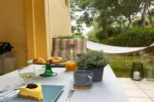 Garden Apartment with BBQ in the Athenian Riviera, Varkiza