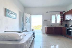 Four S Apartments, Ano Mera