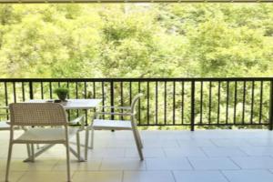 Tranquil treetop retreat minutes from the beach 7405 Apartments, Noosa Heads
