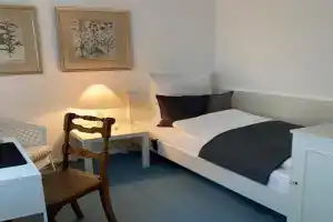 Schönes Zimmer in guter Lage in/Unterkochen Guest house, Aalen
