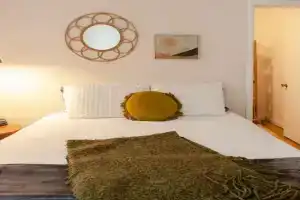 Classic & Cozy Apartments - Parking & Close To Dw, Medford