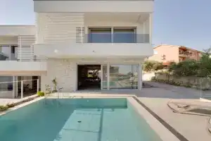 Luxury semi detached villa Smokva 2 - near center and sea - by TRAVELER tourist agency, KRK