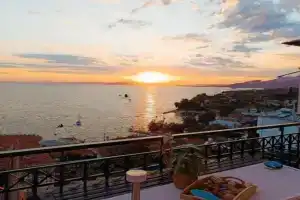 MESONISI maisonette Guest house, Afissos