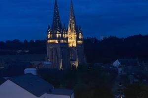 Le duplex Saint-Corentin - Hyper Centre - Parking Privé Apartments, Quimper