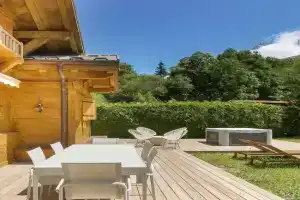 Chalet Béchar Le Magnifique- Garden - Sauna & Jacuzzi, Chamonix