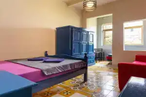 Quiet double, twin or triple room with private bathroom, not ensuite, St Julians