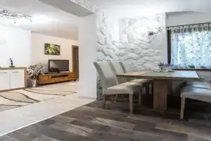 Barackvirág Apartmanház, Pecs