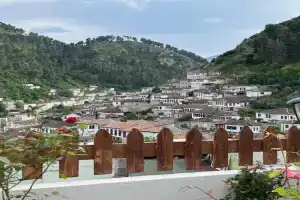 Villa Dona, Berat