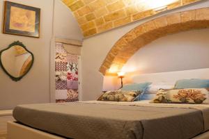LITHOS guest room, Barletta