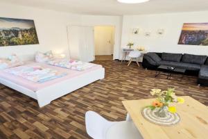 F3 Urlaubsmagie - Pool, Garten & Terrasse - 4P Apartments, Sebnitz