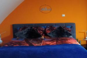 FeWo Blaue Oase, Netflix, Massagesessel, Whirlpool Badewanne Apartments, Gemersheim