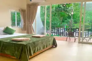 private room with share bathroom at Little wild house Khaosok, Khao Sok