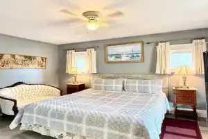 Two bedrooms unit with jacuzzi and great view, Niagara Falls