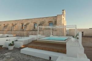 Palazzo dei Gigli Puglia - house with heatable rooftop-Pool, Ugento