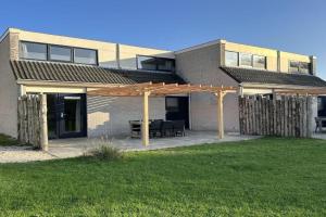 Holiday Home on Texel with Garden Terrace, De Cocksdorp