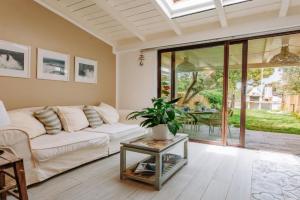 Costa Beach Guest house, Flumini