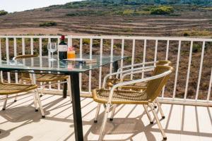 A seaside holiday home with country views, Marsalforn