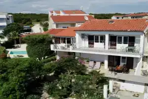 Apartments by the sea Petrcane, Zadar - 21595, Donje Petrcane