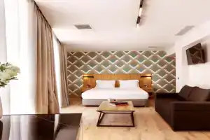 DAYS City Suites Athens, Piraeus