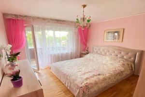 Komnata s lodzhiey u Tatyany Apartments, Jurmala