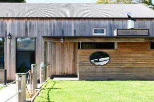 The Salvage Barn Guest house, Daylesford