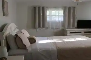 Hidden Emerald-Apartment with Kitchen and Laundry, Lakeland