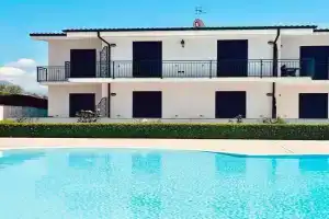 Scalea Apartments & Pool, Scalea