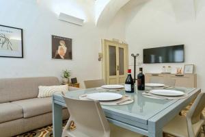 LA CORTE - alloggio signorile nel cuore di Apartments, Novara