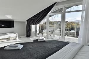 Apart-gotel LOGOS, Skhodnitsa