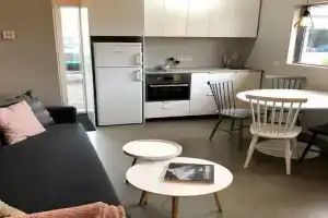 Adorable one bedroom apartment with free parking., Reykjavik