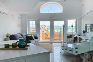 Luxury Beachfront Home Guest house, Gibraltar