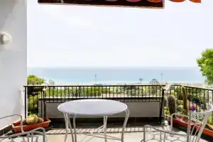 Le Ginestre - Sea View - 3 bedrooms - Parking, Sanremo