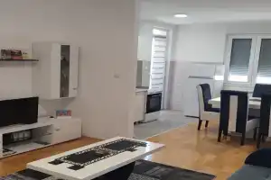 Black and White Apartments, Pirot